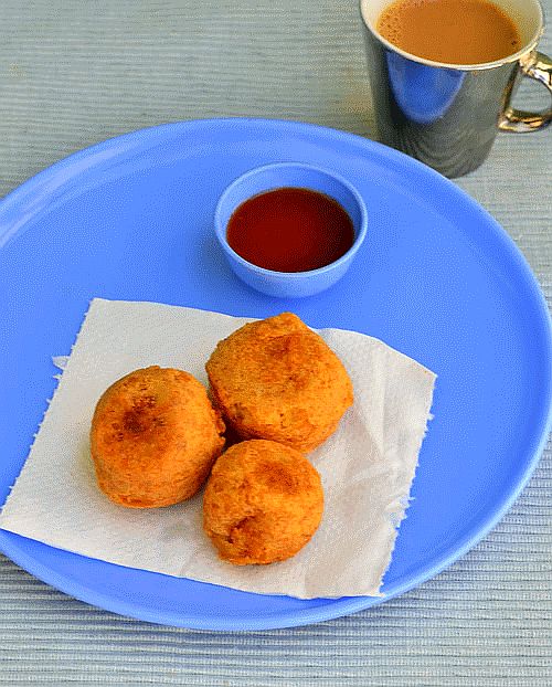 Aloo Paneer bonda Aloo Paneer bonda